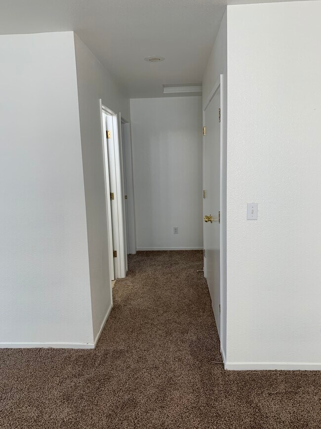 Building Photo - 1118 Solstice Ave