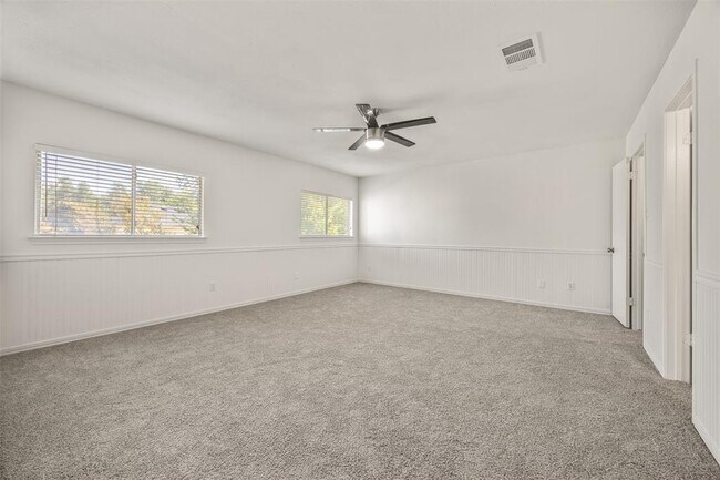 Building Photo - 1114 Thorn Creek Pl