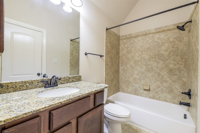 Building Photo - 27906 Colonial Point Dr