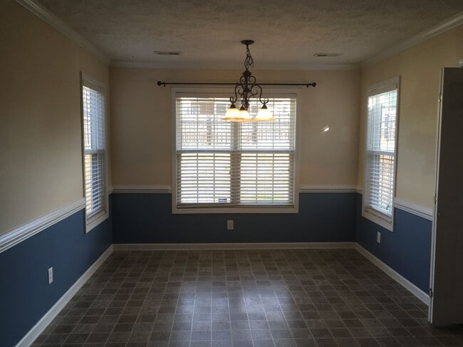 Building Photo - Beautiful 4 Bedroom home in Fayetteville!