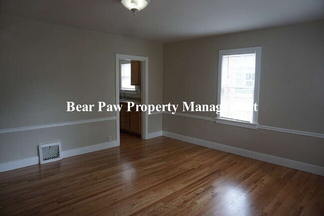 Building Photo - Cute Bungalow in Established Lakewood Neighborhood!