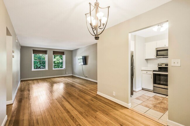 Building Photo - Fairlington 2 BR Condo for Rent!