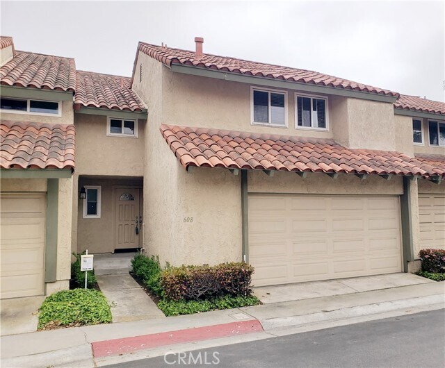 Primary Photo - 608 Amber Dr