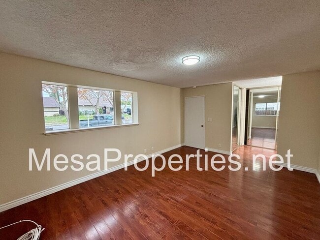 Building Photo - 653 N Lancewood Ave