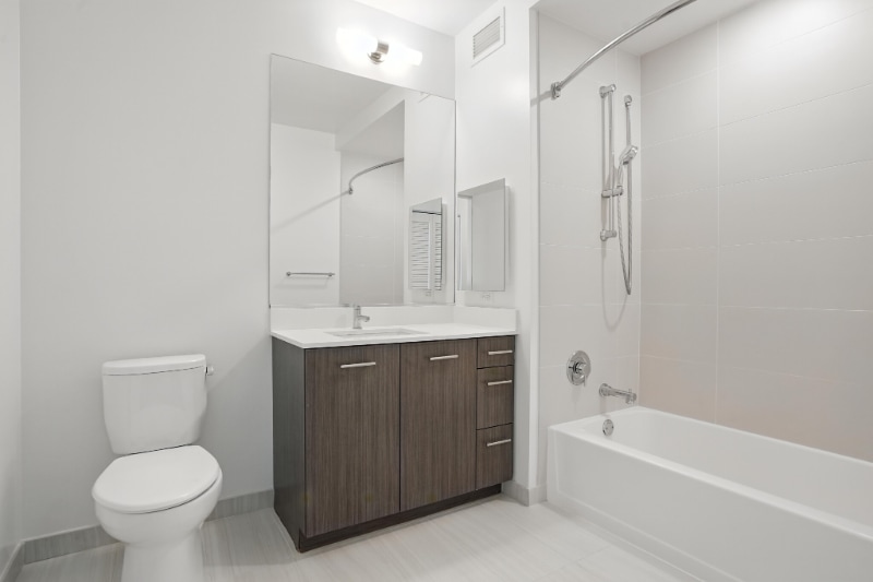 Building Photo - 7 N State St