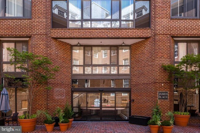 Building Photo - 1077 30th St NW