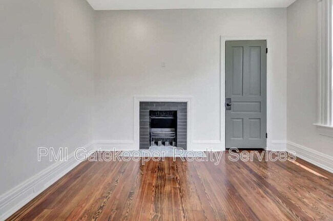 Building Photo - 3020 Daytona Ave