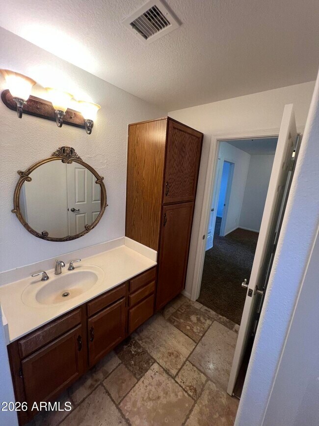 Building Photo - 15858 S 33rd Pl