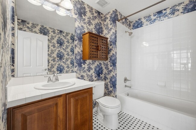 Building Photo - Meticulously maintained 4-bedroom, 3.5-bath  Townhouse In the Heart of Highlands Ranch!