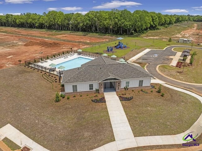 Building Photo - 402 Jewelle Rd