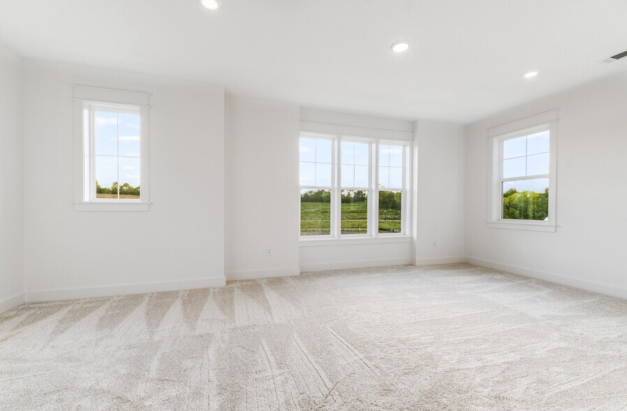 Building Photo - 153 Oasis Dr
