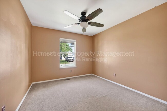 Building Photo - 166 Royallprairie Ln