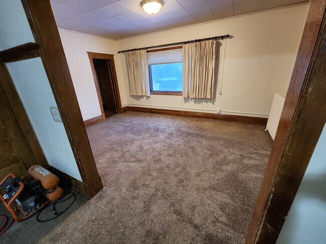 Building Photo - 2217 John Ave