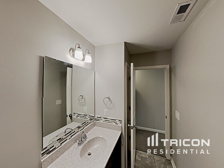 Building Photo - 1082 Bitting Hall Cir
