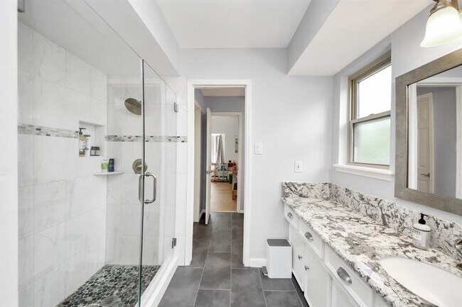 Building Photo - 403 Lakeside Estates Dr