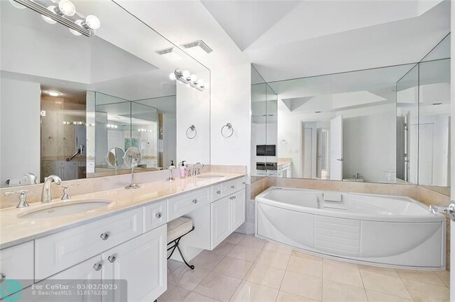 Building Photo - 3200 N Ocean Blvd