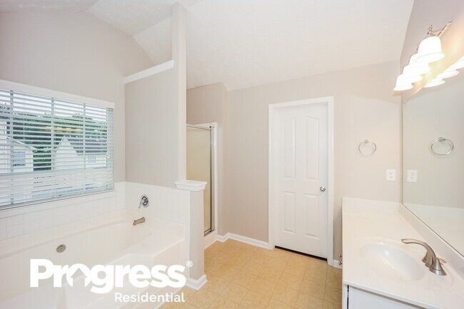 Building Photo - 55 Stony Oak Dr