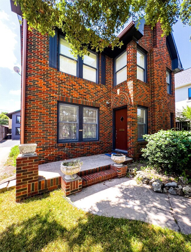 Building Photo - 1609 Kipling St