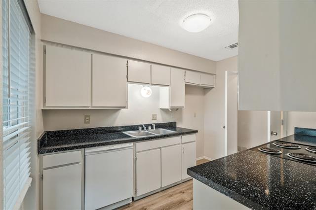 Building Photo - 5306 Wild W Dr