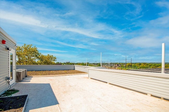 Building Photo - 723 N 35th St