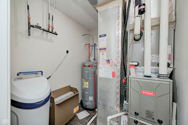 Building Photo - 2214 Warbler St