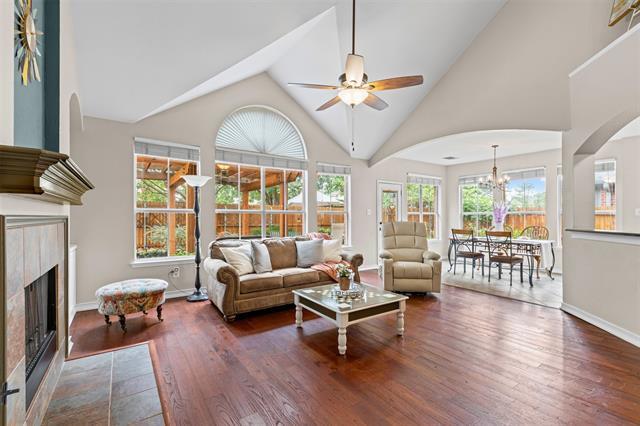 Building Photo - 1475 Applewood Dr