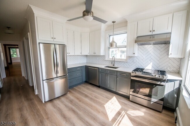 Building Photo - 30 Boyden Pkwy