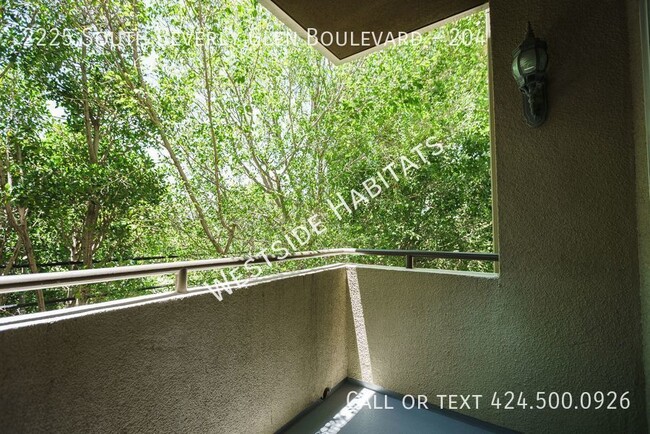 Building Photo - 2225 S Beverly Glen Blvd