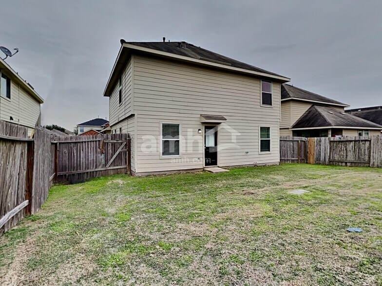 Building Photo - 5939 Stockholm Ct
