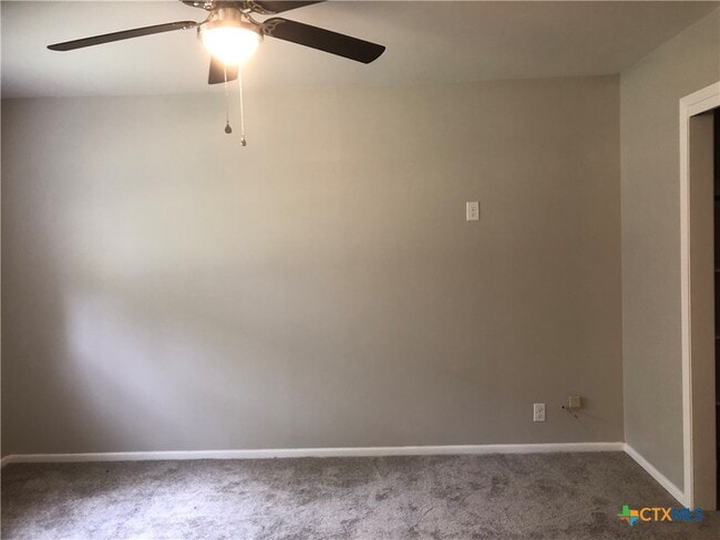 Building Photo - 1175 Canyon Dr