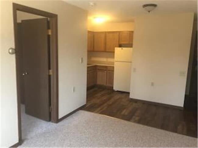 Building Photo - 1213 6th Ave