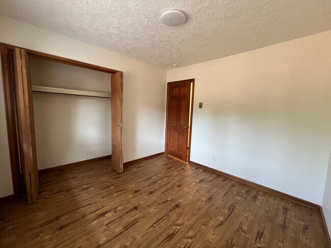Building Photo - 5005 Eureka Way
