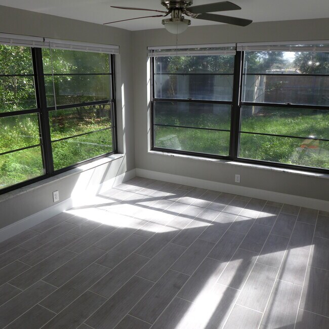 Building Photo - 26412 Rolling Acres Dr