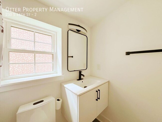 Building Photo - 230 S 46th St