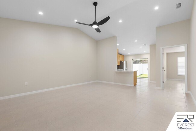 Building Photo - Brand New, fully fenced on a quiet cul-de-sac