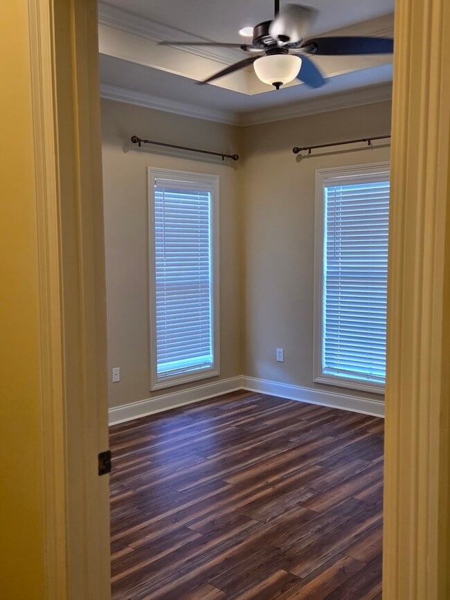 Building Photo - 462 Pinebrook Cir