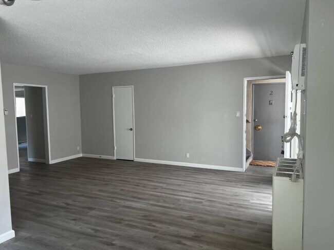 Building Photo - 2.0 bedroom in West Hollywood California 9...
