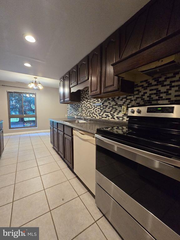 Building Photo - 13209 Dairymaid Dr
