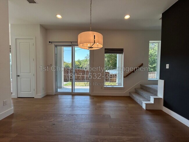 Building Photo - 2117 River E Ln.