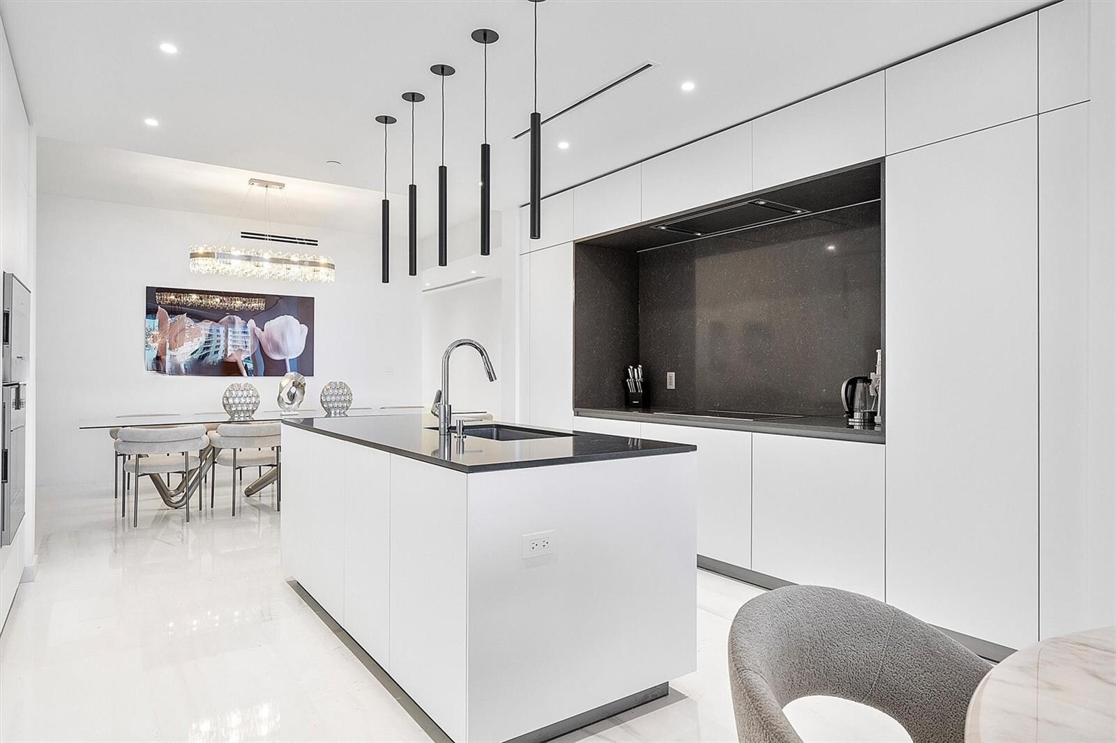 Building Photo - 300 Biscayne Boulevard Way