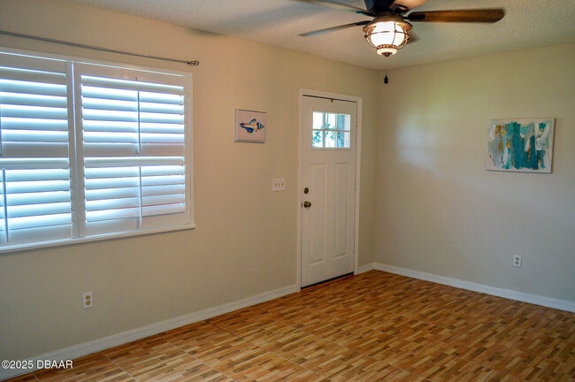 Building Photo - 64 Cardinal Dr