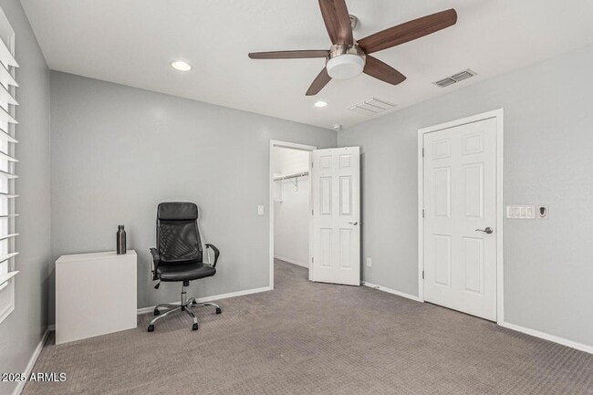 Building Photo - 10827 W Bronco Trail