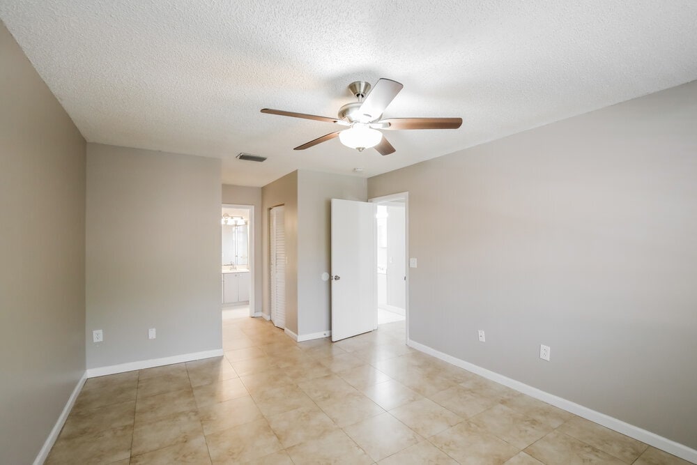 Building Photo - 40 NW 110th Ave