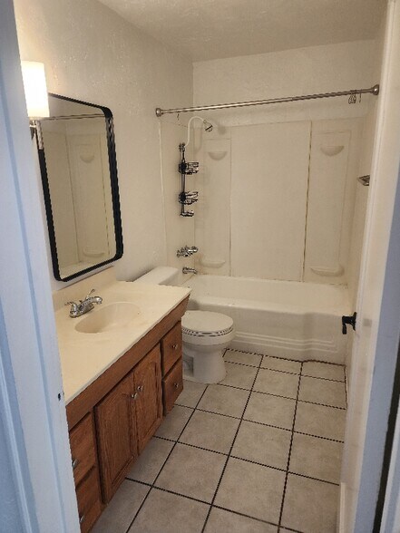 Building Photo - 2136 N Madelyn Ave