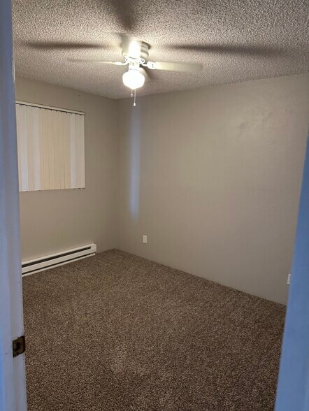 Building Photo - 226 W 21st Ave