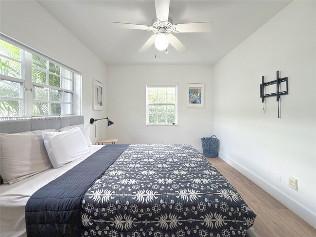 Building Photo - 2750 SW 28th Ct