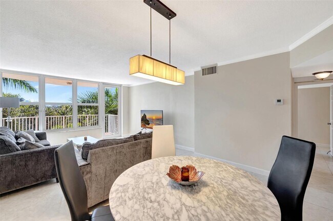 Building Photo - 3181 S Ocean Dr