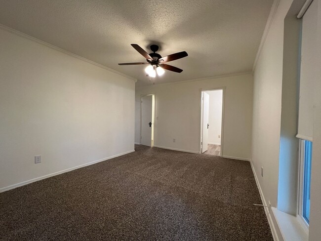 Building Photo - 3 Bedroom/2 Bathroom Home with Covered Pat...