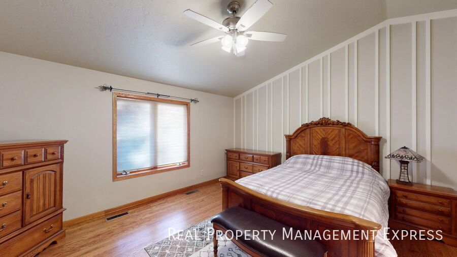 Building Photo - Beautiful 4-Bedroom, 4-Bath Home