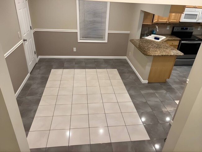 Building Photo - 57 S Fulton St